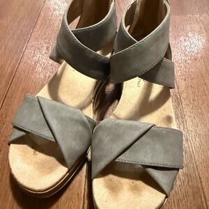 Life Stride Gray Women's Sandals